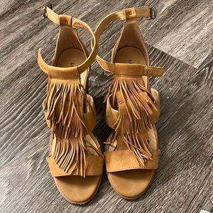 Lucky tan fringe heels